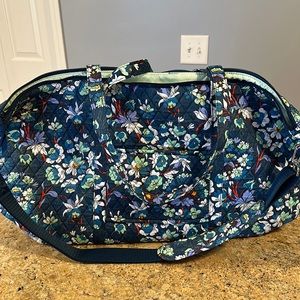 NWT Vera Bradley Deluxe travel tote.